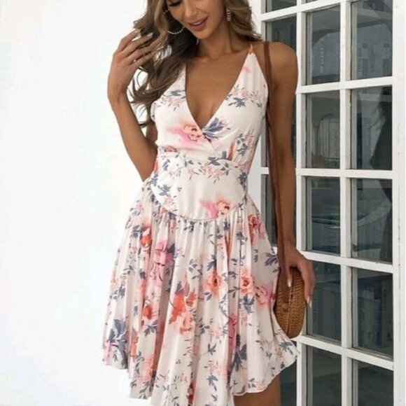 HIGH FASHION DRESS - Picture 3 of 12